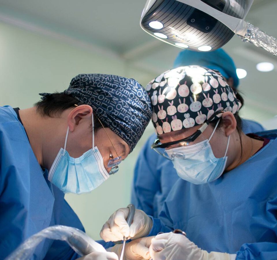 Ile zarabia chirurg plastyczny?